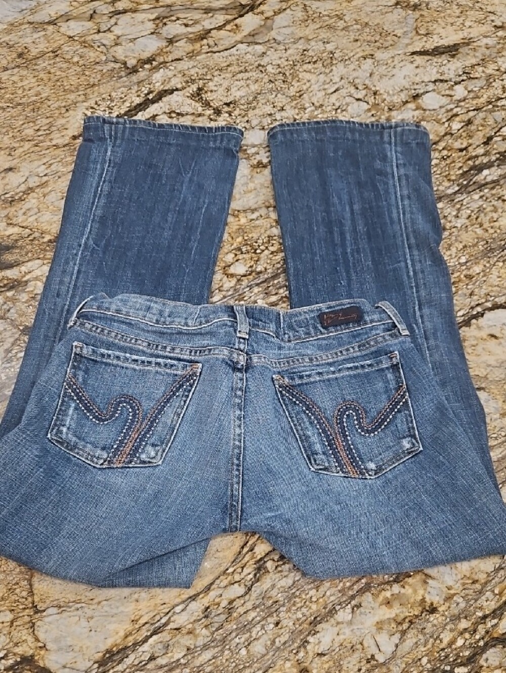 Citizens Of Humanity Women's Blue Washed Jeans. Size 28 Inseam 29.5" Rise 7.5" - Picture 2 of 11